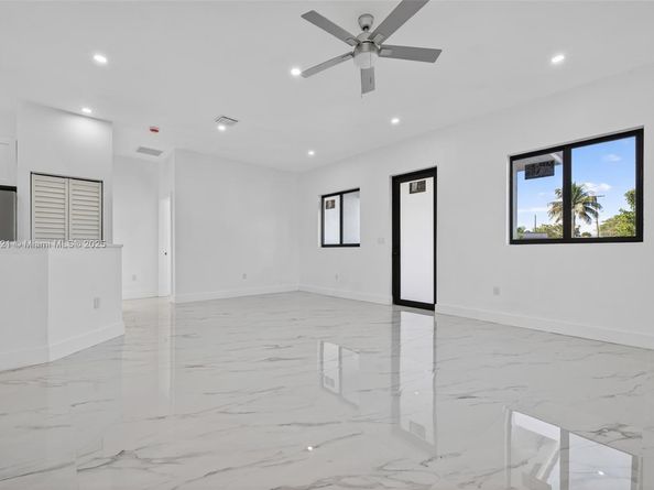 2250 NW 7th Ct, Fort Lauderdale FL 33311