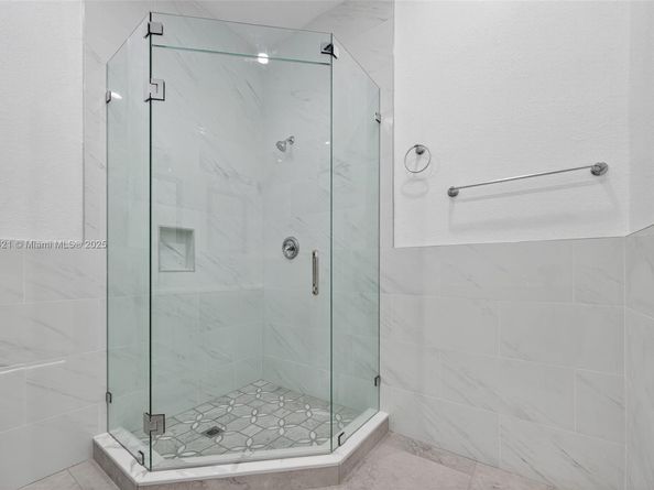 2250 NW 7th Ct, Fort Lauderdale FL 33311