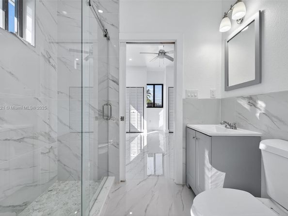 2250 NW 7th Ct, Fort Lauderdale FL 33311