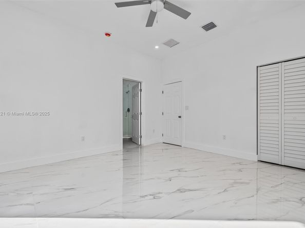 2250 NW 7th Ct, Fort Lauderdale FL 33311