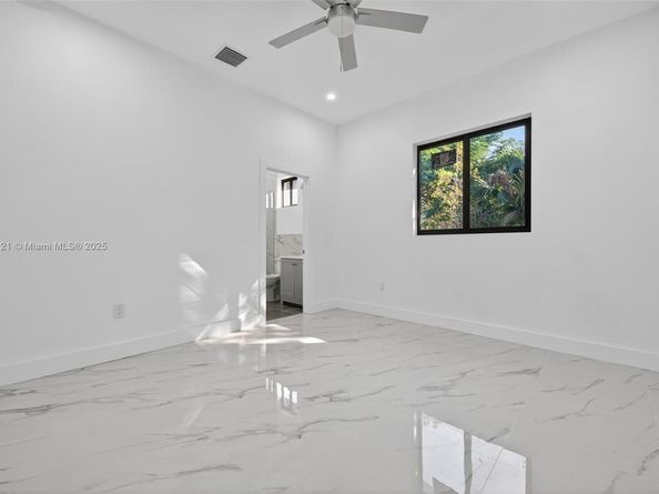 2250 NW 7th Ct, Fort Lauderdale FL 33311