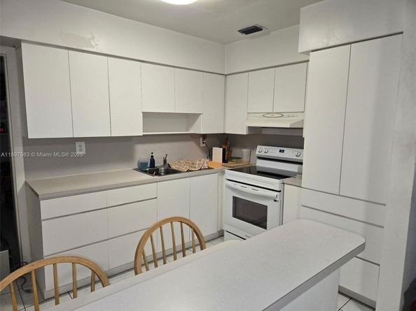 4270 SW 102nd Ave, Miami FL 33165