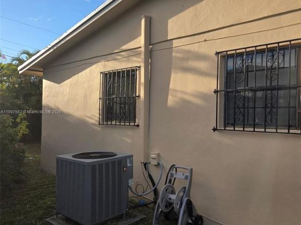 4270 SW 102nd Ave, Miami FL 33165