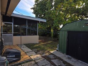 4270 SW 102nd Ave, Miami FL 33165