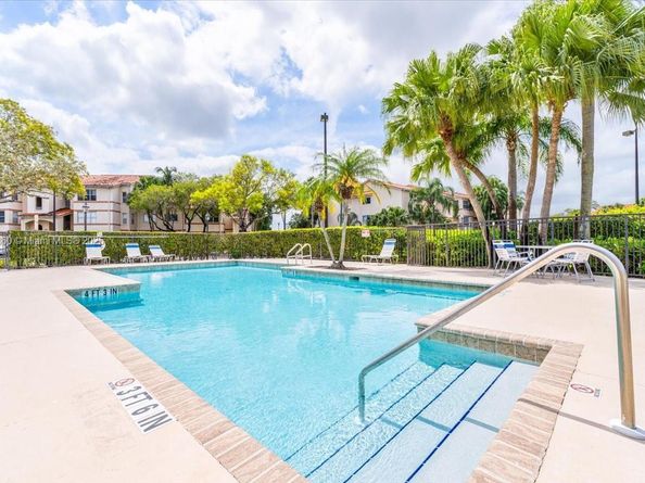 3420 N Pinewalk Dr N 713, Margate FL 33063