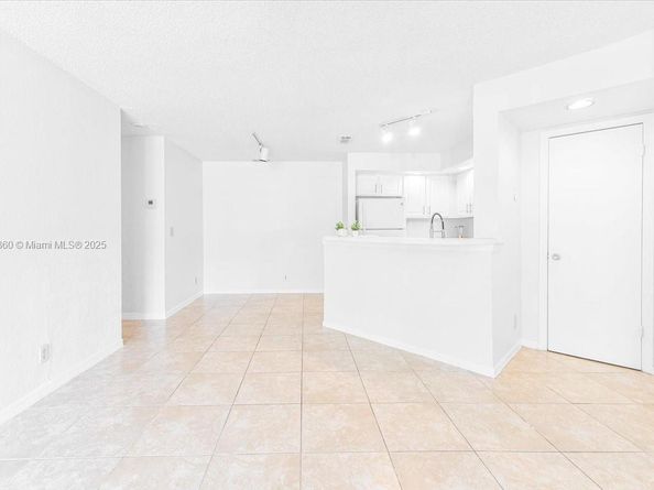 3420 N Pinewalk Dr N 713, Margate FL 33063