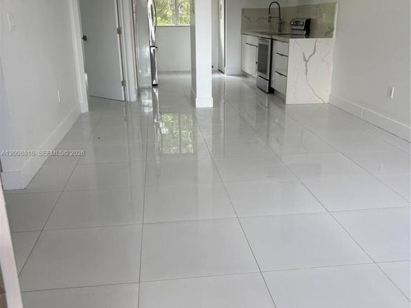 13170 SW 66 1810B, Miami FL 33183
