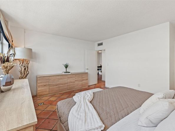 800 West Ave 831, Miami Beach FL 33139
