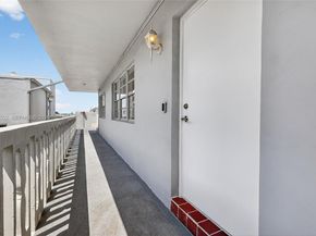 329 SE 3rd St 502T, Hallandale Beach FL 33009