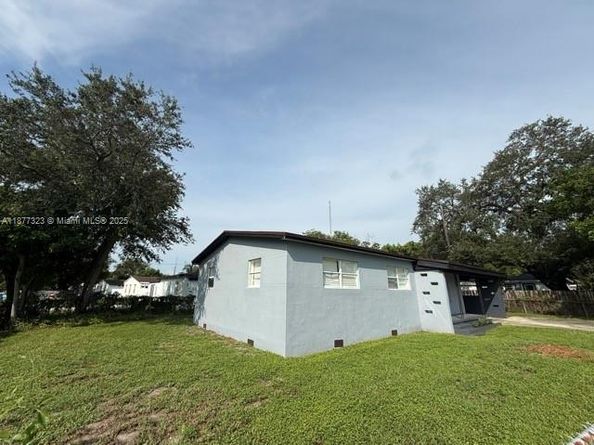 Undisclosed Address #A11877323, West Park FL 33023