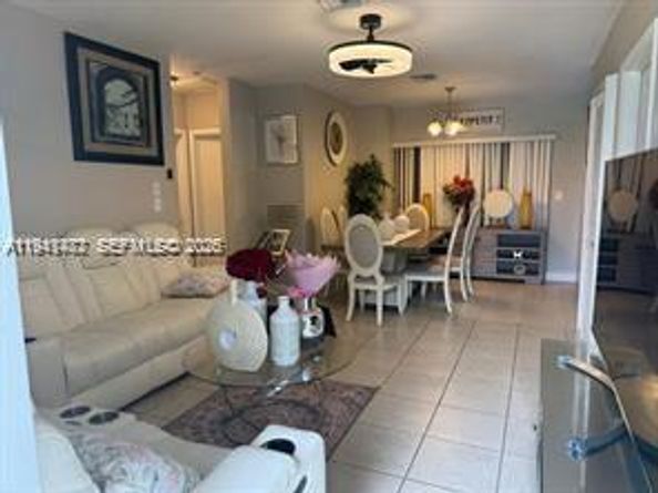 4620 SW 31st Dr, West Park FL 33023