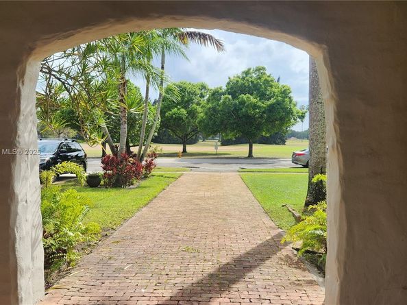 85 Deer Run, Miami Springs FL 33166