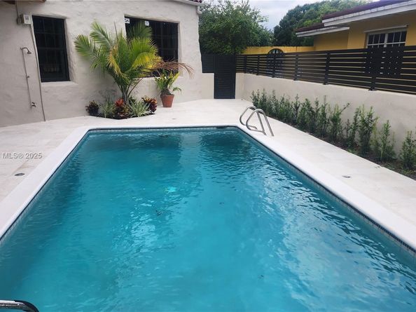 85 Deer Run, Miami Springs FL 33166