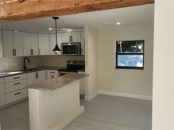 85 Deer Run, Miami Springs FL 33166