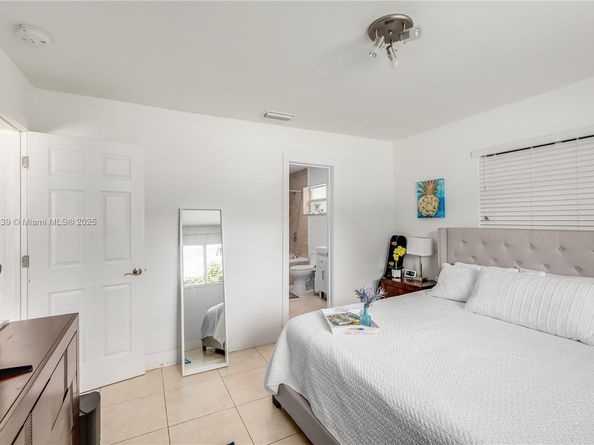 2340 SW 17th Ave, Miami FL 33145