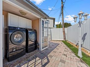 871 SE 5th Pl, Hialeah FL 33010