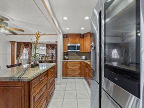 871 SE 5th Pl, Hialeah FL 33010