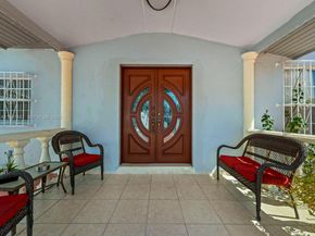 871 SE 5th Pl, Hialeah FL 33010