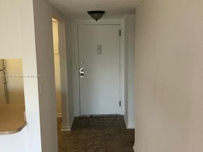 16465 NE 22nd Ave 617, North Miami Beach FL 33160