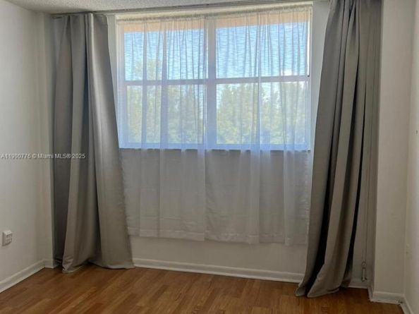 16465 NE 22nd Ave 617, North Miami Beach FL 33160