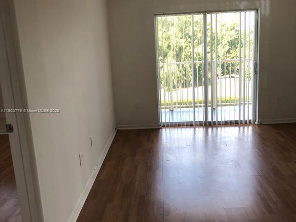 16465 NE 22nd Ave 617, North Miami Beach FL 33160