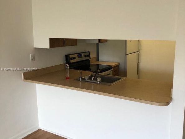 16465 NE 22nd Ave 617, North Miami Beach FL 33160