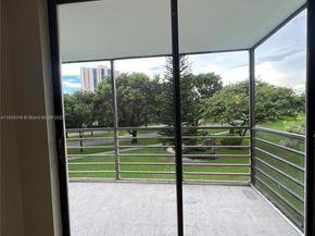 20500 W Country Club Dr 308, Aventura FL 33180