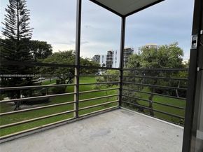 20500 W Country Club Dr 308, Aventura FL 33180
