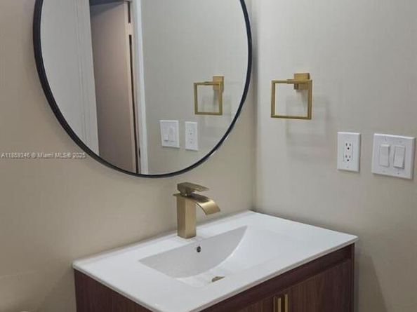 20500 W Country Club Dr 308, Aventura FL 33180