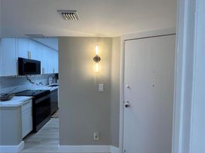20500 W Country Club Dr 308, Aventura FL 33180