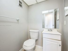6901 NW 28th St, Sunrise FL 33313