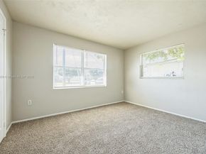 6901 NW 28th St, Sunrise FL 33313