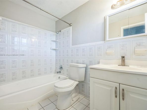 6901 NW 28th St, Sunrise FL 33313