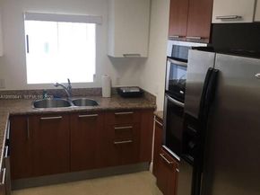 170 SE 14th St 1504, Miami FL 33131