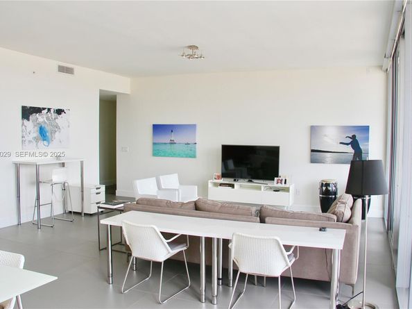 250 NW 24th St 3C, Miami FL 33127