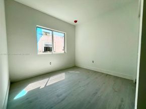 6820 NW 6th Ct, Miami FL 33150