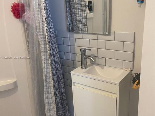 5460 NW 49th Ave, Coconut Creek FL 33073