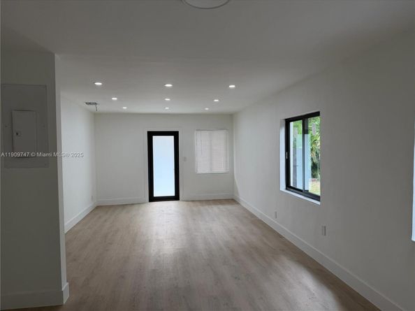 1621 SW 11th Ct, Fort Lauderdale FL 33312