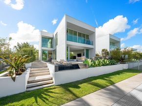 1011 W 48th St, Miami Beach FL 33140