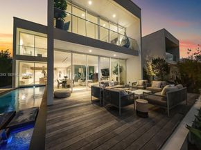 1011 W 48th St, Miami Beach FL 33140