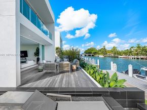 1011 W 48th St, Miami Beach FL 33140