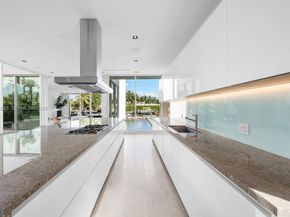 1011 W 48th St, Miami Beach FL 33140