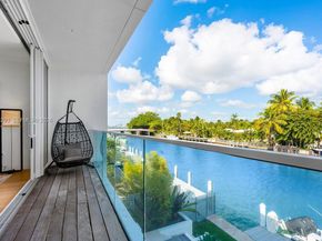 1011 W 48th St, Miami Beach FL 33140