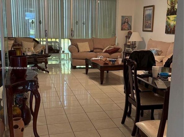 18555 NE 14th Ave 514, Miami FL 33179
