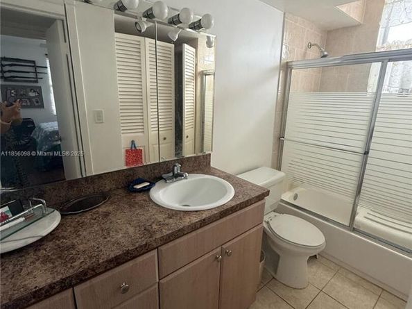 18555 NE 14th Ave 514, Miami FL 33179