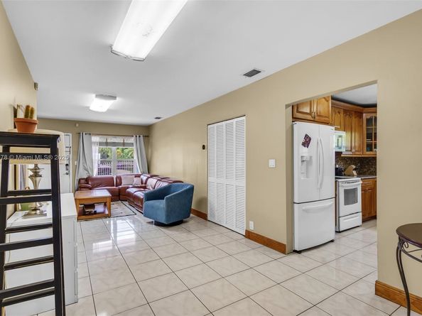 2761 SW 33rd Ct, Miami FL 33133