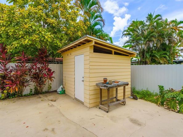 2761 SW 33rd Ct, Miami FL 33133