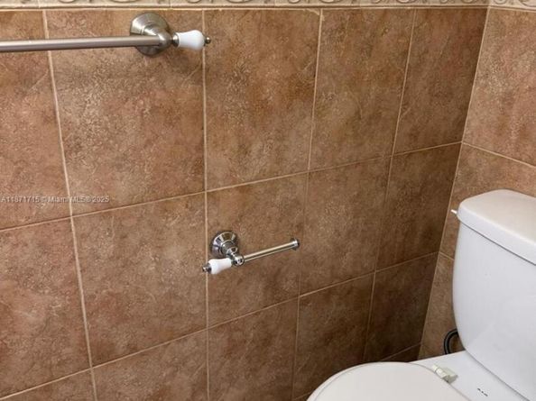 2377 W 66th Pl 204, Hialeah FL 33016