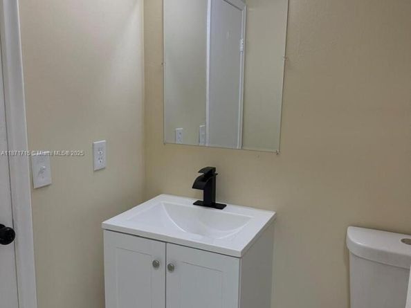 2377 W 66th Pl 204, Hialeah FL 33016