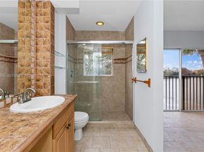 9722 NW 23rd Ct, Pembroke Pines FL 33024